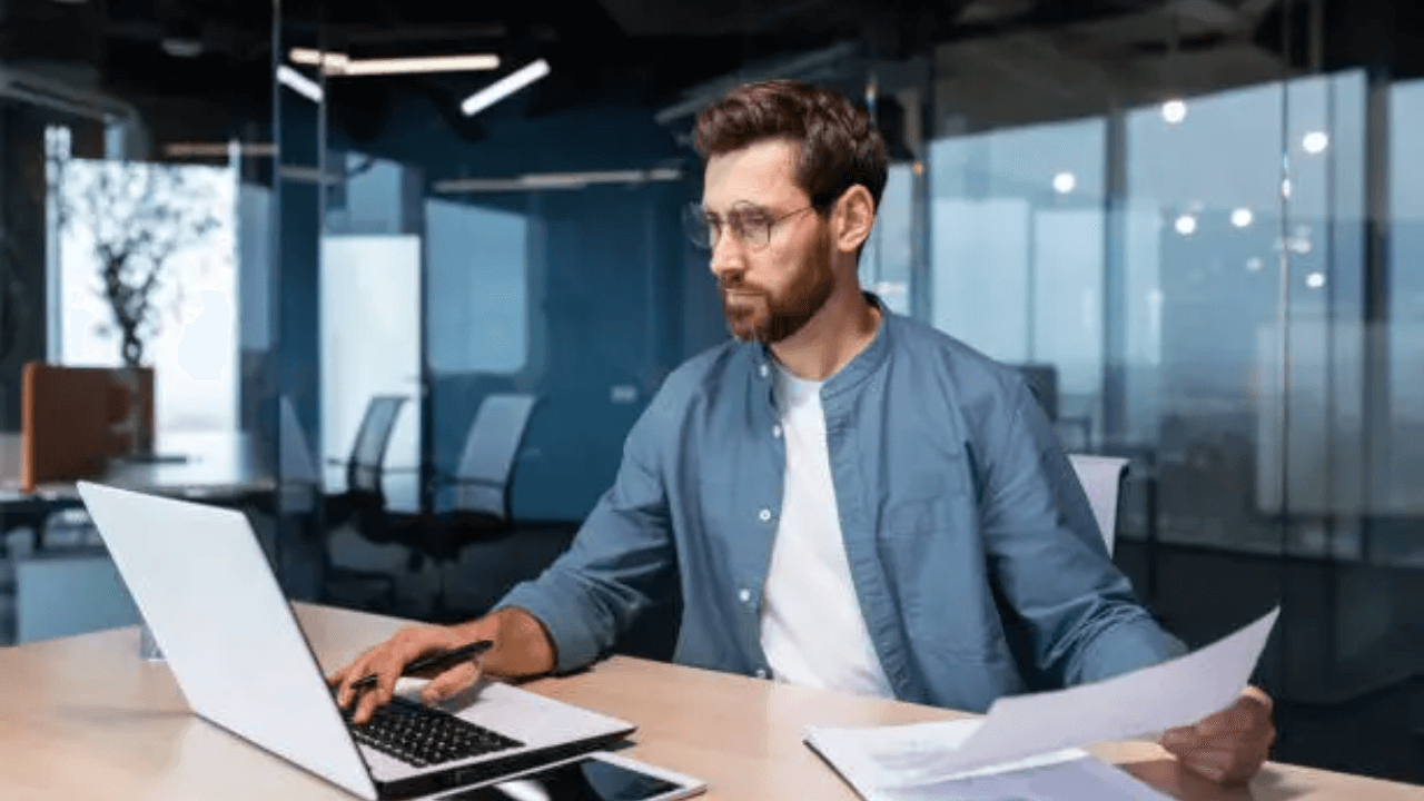 consultant wiufamcta jivbcqu